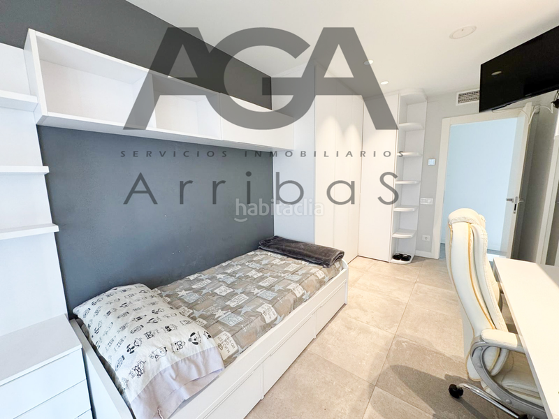 Foto e983db3a-26a9-4770-9b8d-1a5ffad3f9d8. Chalet mit pool in Riera Alta Santa Coloma de Gramenet