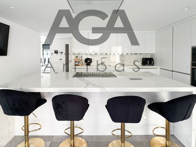 Foto faeb14c4-2df1-4851-9391-5bfbf5a00f32. Chalet mit pool in Riera Alta Santa Coloma de Gramenet