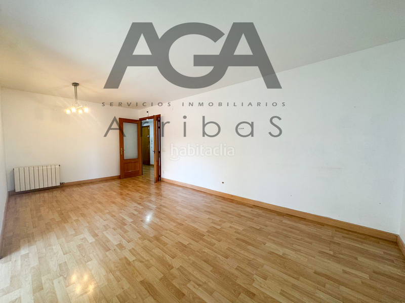 Foto db1ab7e5-e984-4723-8440-7e7d4189c5a2. Pis amb calefacció a Bufalà Badalona