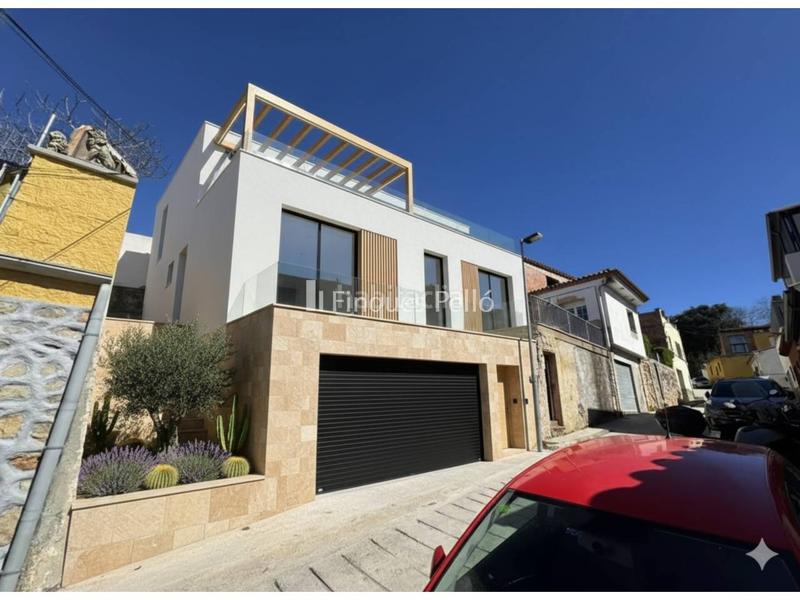 Foto 5145ca19-8532-4ea8-b483-333debb3f1a9. Haus mit parking in Sant Daniel Girona