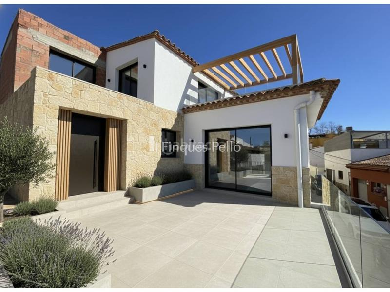 Foto 74d053f0-eab2-4172-b3b8-c5f31d6b959a. Haus mit parking in Sant Daniel Girona