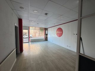 Lloguer Local Comercial  Carretera palamós. Local en venta en centre