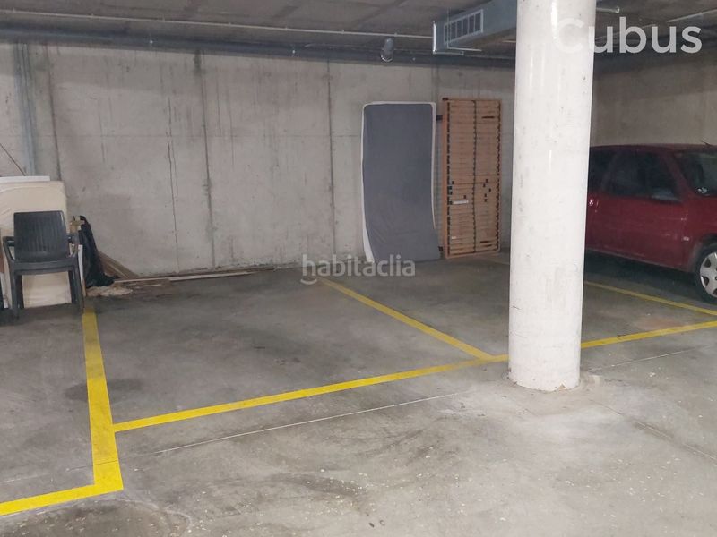 Foto b3b44355-34d0-4a7c-8246-7f27d33a1639. Aparcament cotxe a Olot