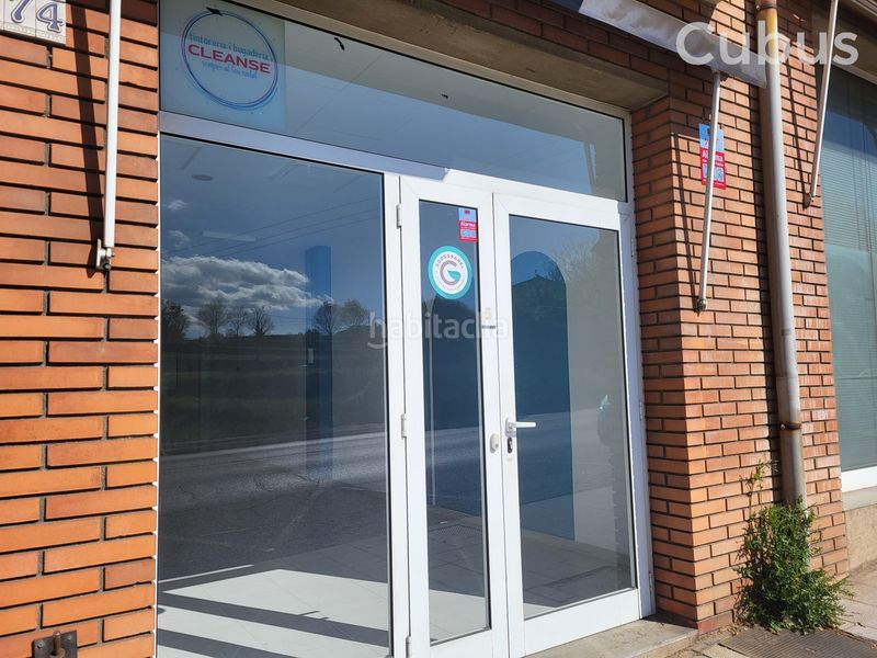 Foto 5c74ba10-effb-4cf8-9f32-15fb32f5927f. Alquiler local comercial en Olot