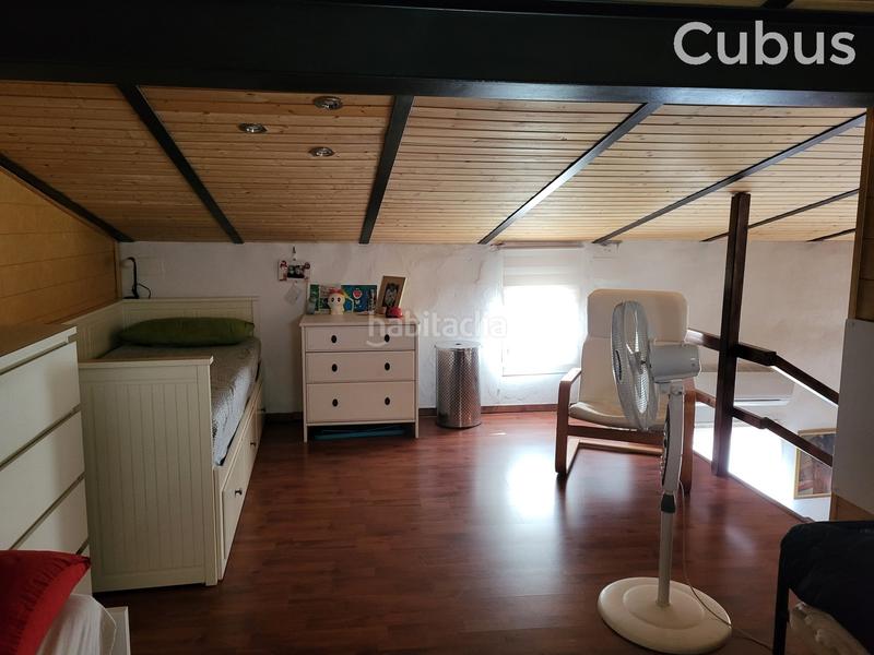 Foto 261f73b6-d25a-4bb3-8416-8ec3d344cc24. Edificio en Olot