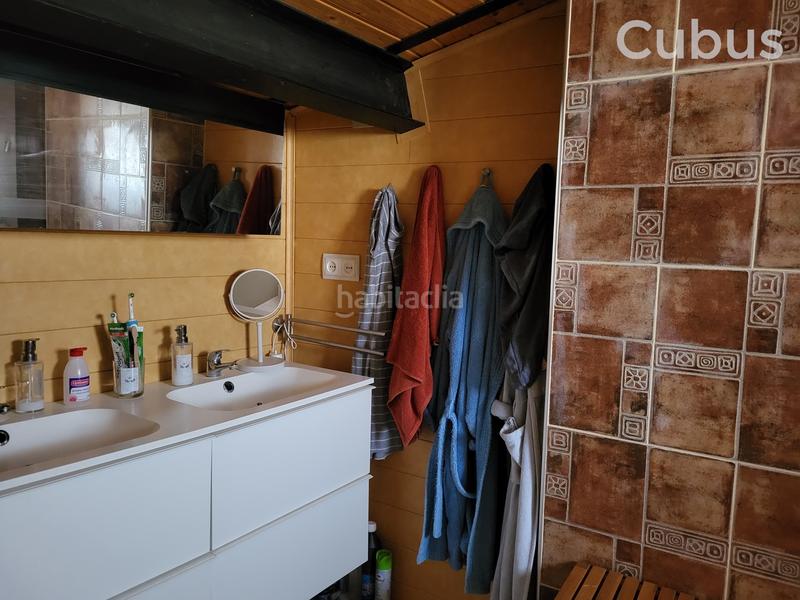 Foto cb9c8ca6-c510-490b-8841-29512f6b3ce9. Edificio en Olot