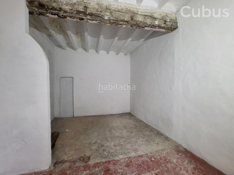 Foto f3e57d5d-eae7-486c-a265-ce43183a6631. Edificio en Olot