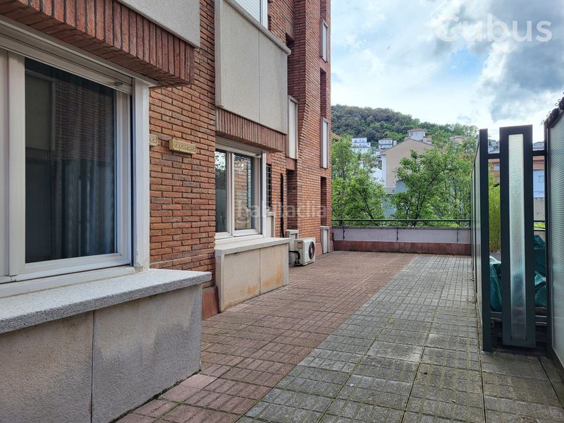 Foto ae1a32c7-9357-4ec1-9e39-58649ccb5da4. Pis amb calefacció aparcament a Olot