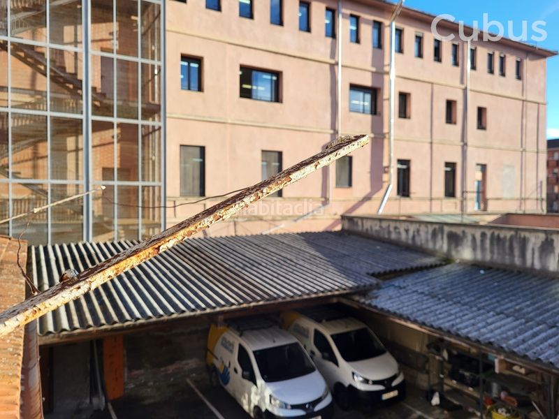 Foto 2cc30747-c085-4918-b4fa-b918a391060a. Casa adossada amb calefacció aparcament a Olot