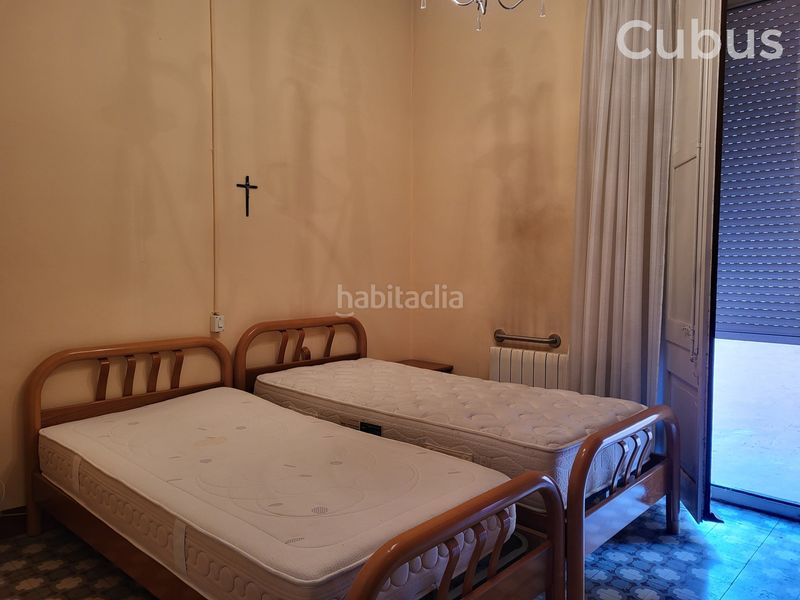 Foto 64426ab9-d95b-4399-9ab1-0e87aa242f29. Casa adossada amb calefacció aparcament a Olot