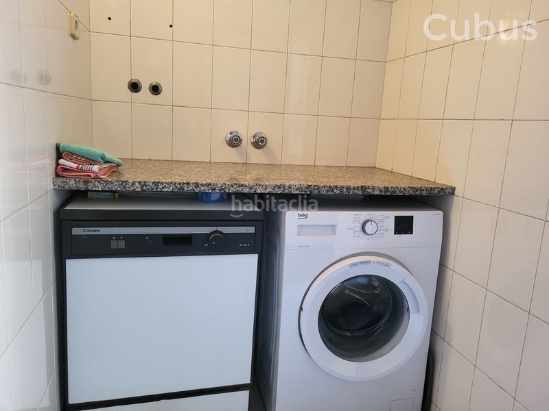 Foto b58cc0b2-5521-4cc6-a0e1-5cf9df1a1f1a. Casa adossada amb calefacció aparcament a Olot