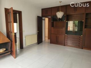 Casa aparellada a Olot