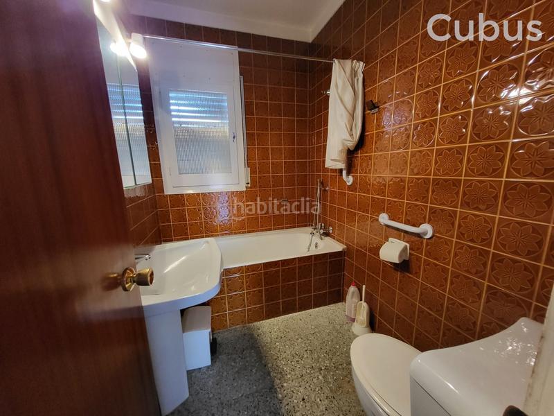 Foto 058fdb5c-57fa-405d-a1e0-6b06b87ba402. Casa pareada en Olot