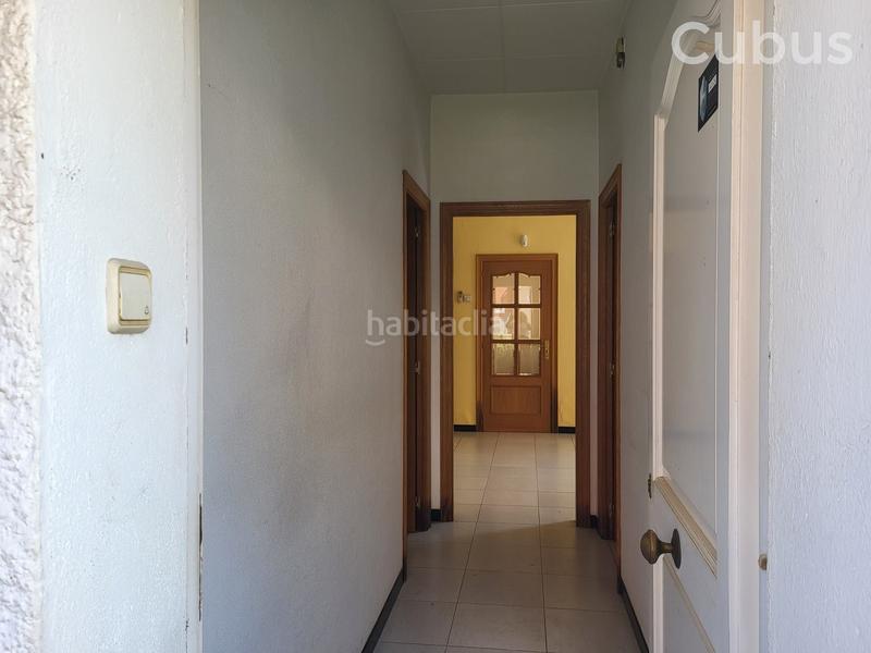 Foto d5409aef-1e23-42ca-b98b-b01dd18b99f6. Casa pareada en Olot