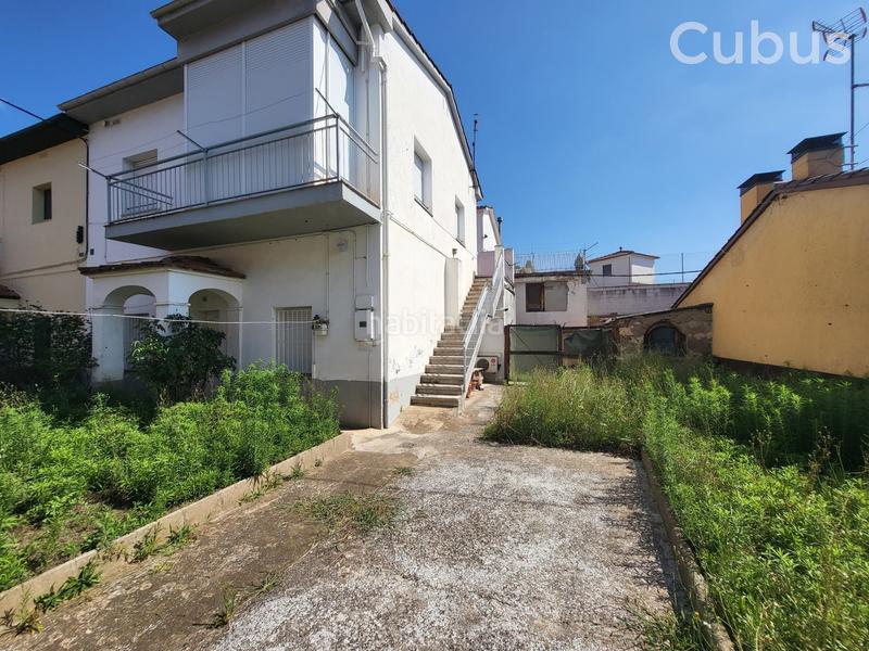 Foto f0413be2-9247-4a2b-9c11-69949a2562b3. Casa pareada en Olot