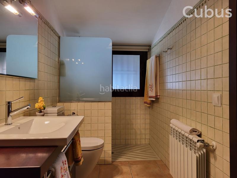 Foto 2b0ea7a0-165f-414a-9a34-5cd585898d72. Casa con riscaldamento parcheggio in Vall d´en Bas (La)