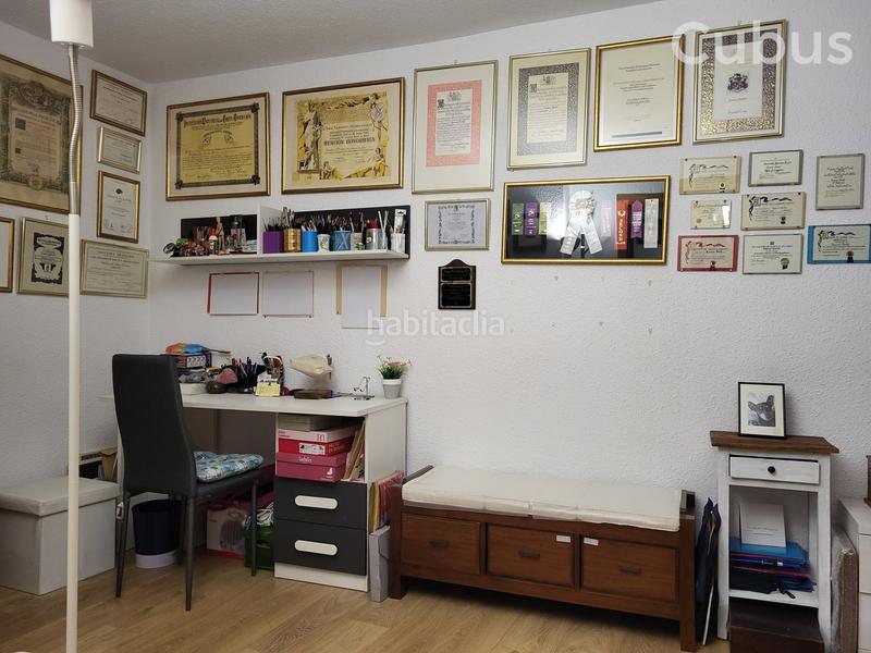 Foto 2791edf5-b98d-479d-8e84-324b72db17ab. Casa adossada amb calefacció aparcament a Olot