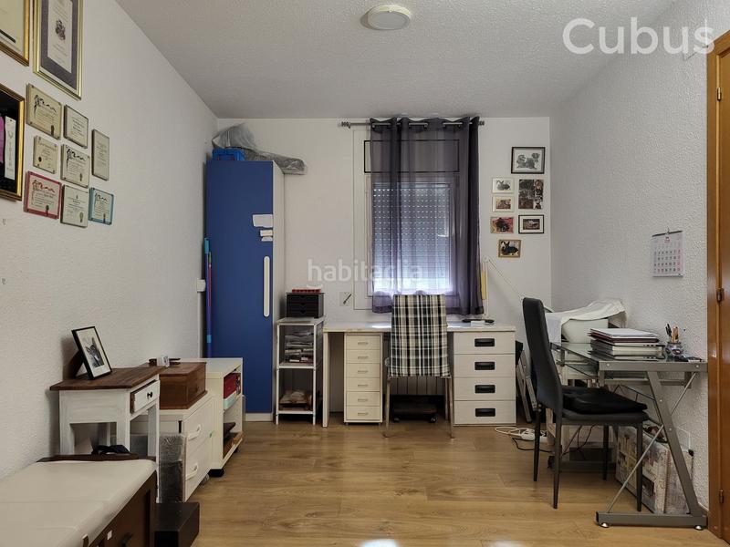 Foto 28f4e4bb-d078-420a-acd4-89416b9d8238. Casa adossada amb calefacció aparcament a Olot