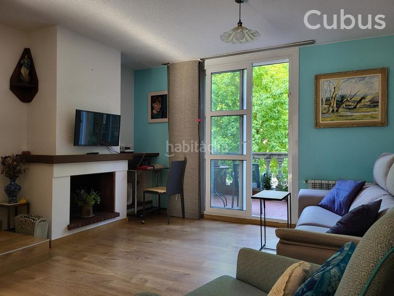 Foto 4b8066a3-0dd5-4f46-b393-00008e5c415f. Casa adossada amb calefacció aparcament a Olot