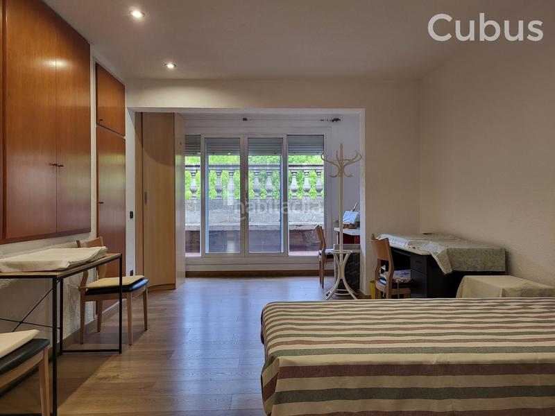 Foto 9c986be2-a8d2-4192-ab7a-0355b2e4d097. Casa adossada amb calefacció aparcament a Olot