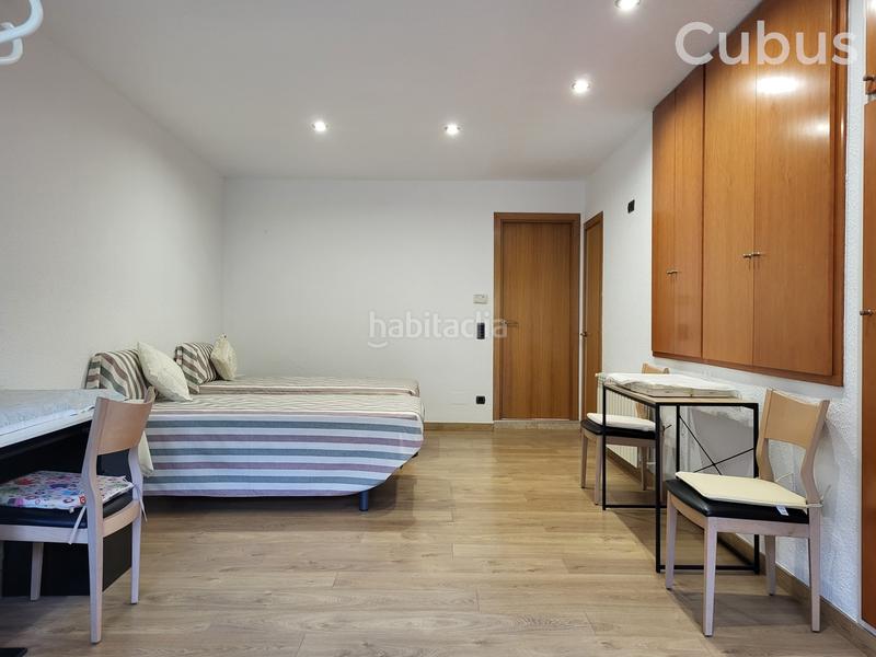 Foto b6fb77ab-dd33-4645-b860-73689722df55. Casa adossada amb calefacció aparcament a Olot