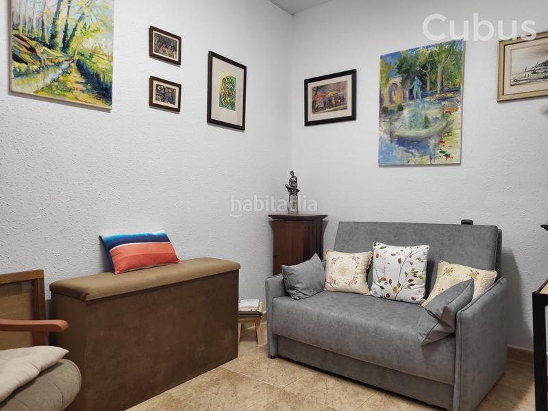 Foto bb1a54ad-3e3c-4376-a182-00ebf1da581f. Casa adossada amb calefacció aparcament a Olot