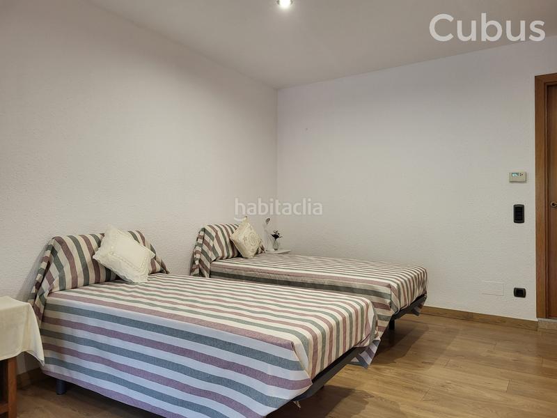 Foto e24d71d8-b363-4ebb-a28b-5f39d66debf0. Casa adossada amb calefacció aparcament a Olot