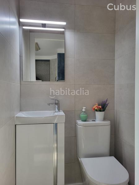 Foto f9b0ae35-edf5-4b59-928d-cd4a43596a81. Casa adossada amb calefacció aparcament a Olot