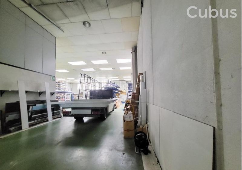 Foto c8e97be9-d1ee-4287-ae9d-e692965cde18. Lloguer local comercial a Olot