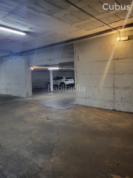 Foto 2a18024c-54f5-46ca-a897-db8058ffd2e0. Aparcament cotxe a Olot