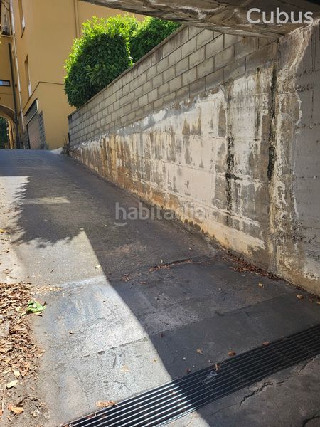 Foto 4a60e580-ae2b-4066-a1a7-998b8b4d7ae3. Aparcament cotxe a Olot
