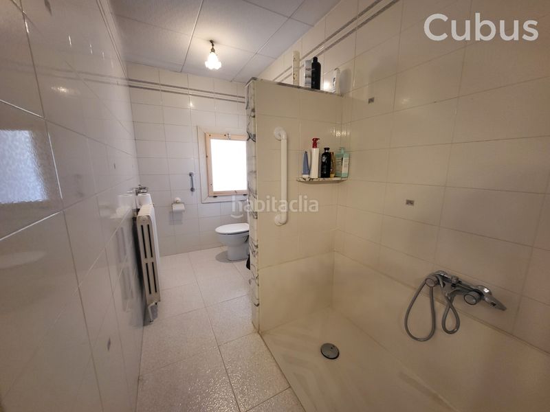 Foto 0bca01fd-7b5d-453f-a5f1-d4f5769a9151. Casa amb calefacció aparcament a Olot