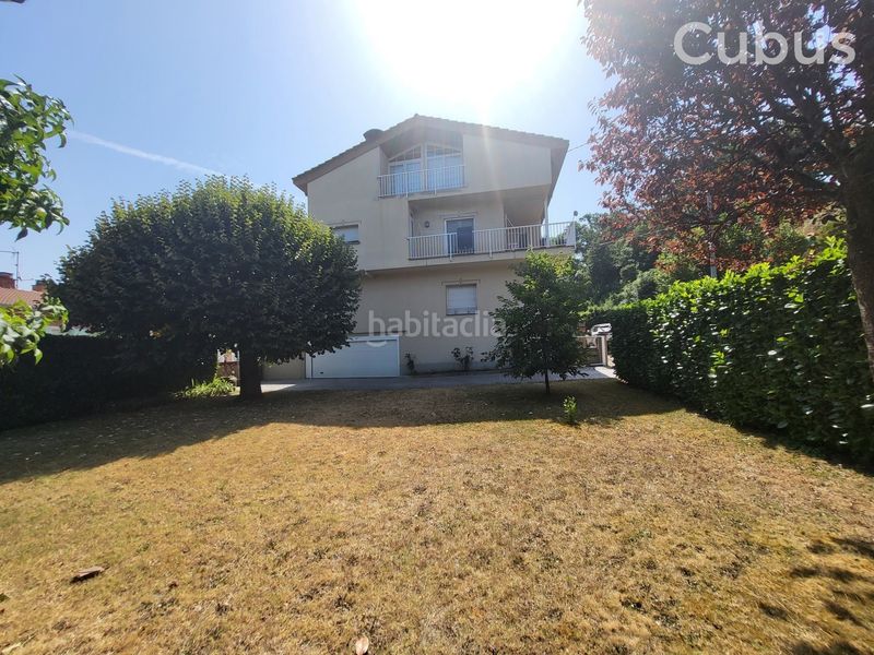 Foto 470c752f-ed4c-4d02-8dd6-ffda6ee17099. Casa amb calefacció aparcament a Olot