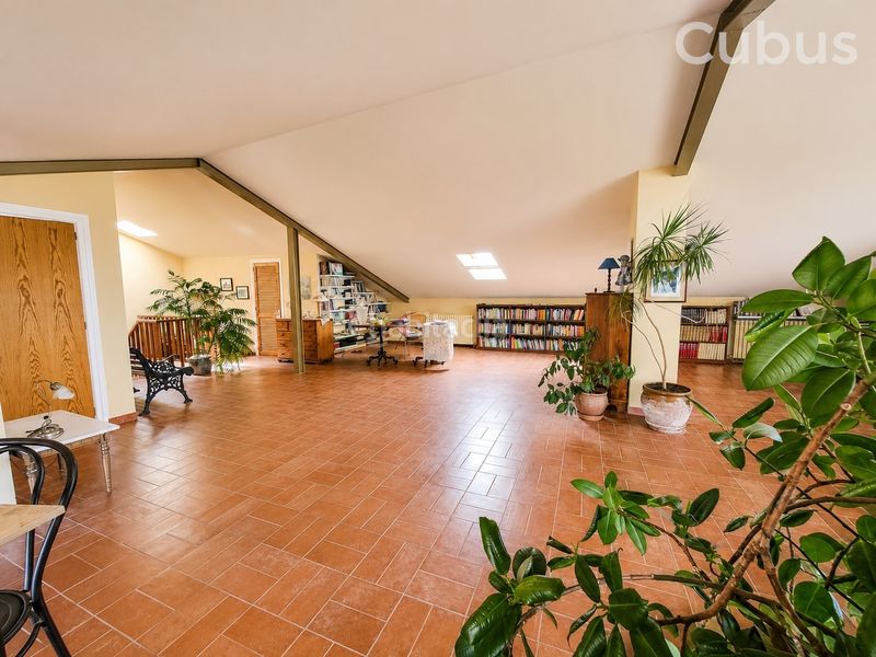 Foto 5e3a6eda-42e0-47c0-ae13-d243d58dc6ea. Casa amb calefacció aparcament a Olot