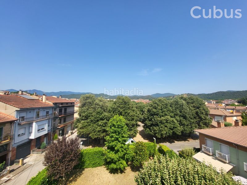 Foto ab48dd29-42cb-4705-b59b-ca89aaf6dc7b. Casa amb calefacció aparcament a Olot