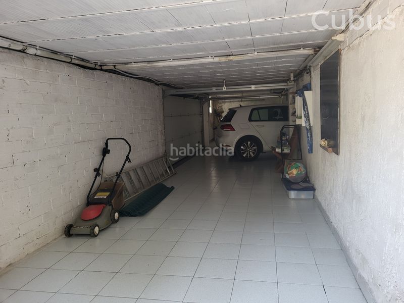 Foto c52b38ef-6a66-49e5-ac35-7acfbc686dd1. Casa amb calefacció aparcament a Olot