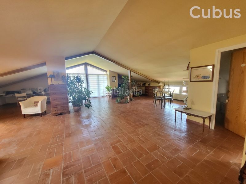 Foto dc22f81c-5b3b-453a-8a3e-9b5eac070ae5. Casa amb calefacció aparcament a Olot