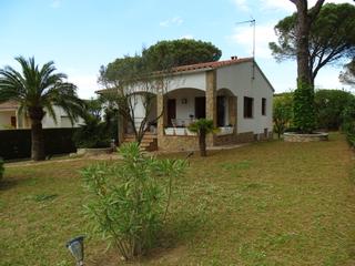 Lloguer Xalet a Llagostera. Casa aisalda en la cañera