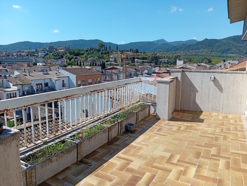 Foto bde5f6c2-e91f-43ce-8729-adbbbb22d446. Àtic amb calefacció a Banyoles