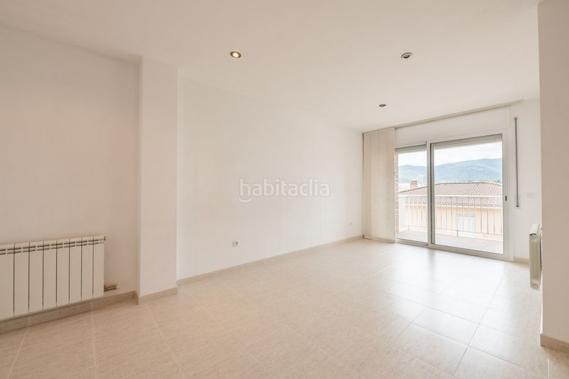 Foto 0c46a4b5-26a6-4e0c-b93f-7102eebbfd97. Pis amb calefacció aparcament a Porqueres