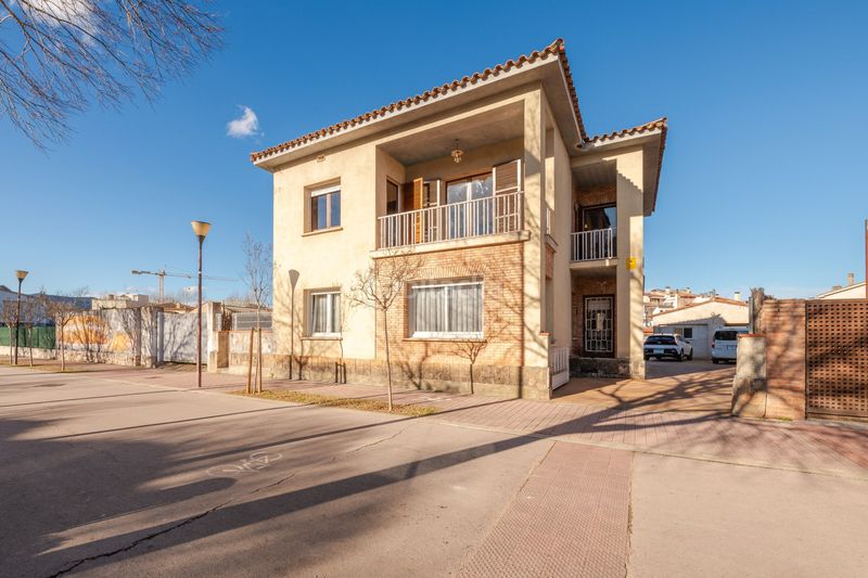 Foto 9a186118-21af-45c0-8149-5a5e1ffaa2ac. House in Banyoles