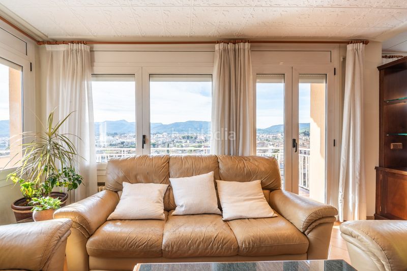 Foto a0cca556-1c7a-47f1-a17e-e0f1b6e13c3e. House with parking pool in Banyoles