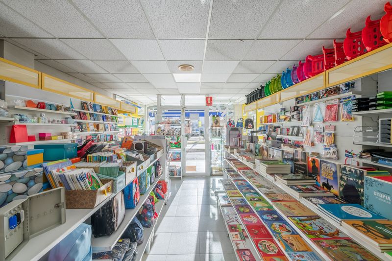 Foto 07177c69-186e-4a7b-8ed4-ee0c5e3098b9. Local comercial a Banyoles