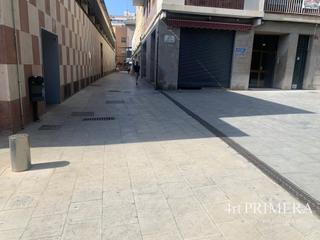Locale commerciale in Plaça Josep M. Folch I Torres