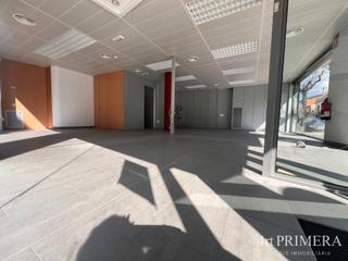 Miete Geschäftsraum in Nord Oest - Can Noguera. Local esquinero con gran escaparate y mucha luz ¡ideal para tu n