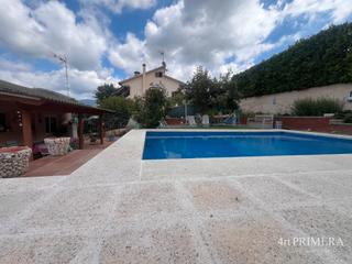 Casa a Cànoves i Samalús. Encantadora casa a 4 vientos en zona tranquila, con vistas despe