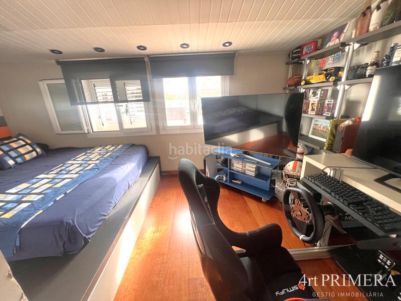 Foto 3b8d0037-d9ff-46ce-b920-0d3a6c40b32a. House with fireplace heating parking in Centre Granollers