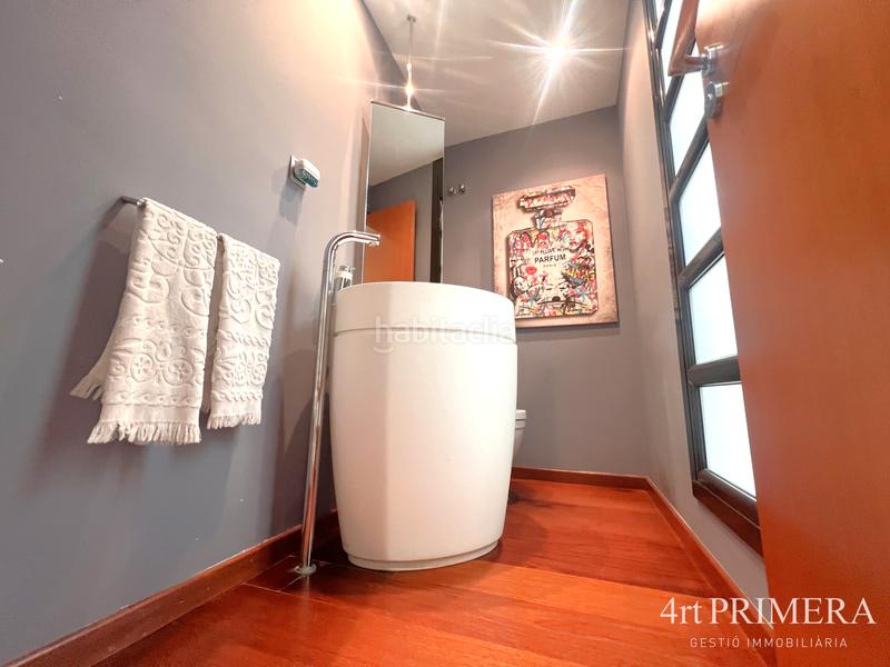 Foto 4fdd53f7-fecd-4a5e-ba06-6e6b2633c741. House with fireplace heating parking in Centre Granollers