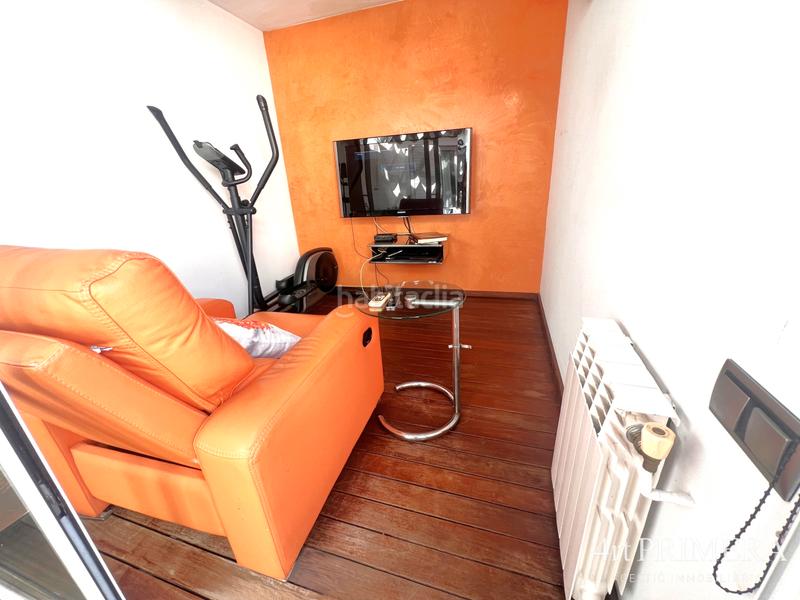 Foto 68e2edce-caa2-4048-87be-764ce984b49b. House with fireplace heating parking in Centre Granollers