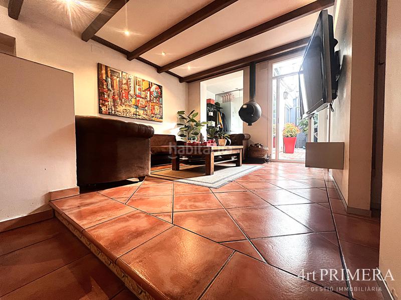 Foto 888df30e-446f-4147-81f0-020964c5a330. House with fireplace heating parking in Centre Granollers